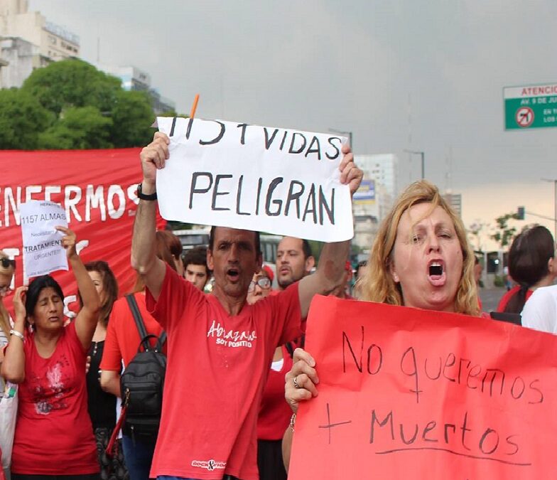 Argentinos con hepatitis C reclaman tratamientos prometidos por el Ministerio de salud